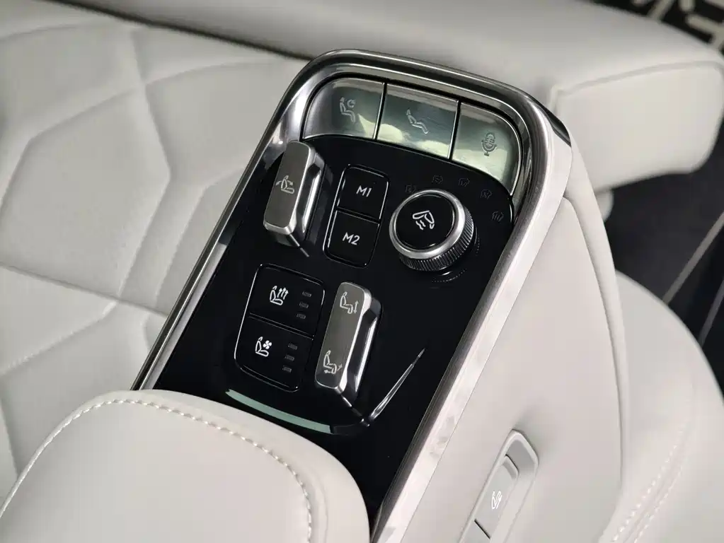 Volvo Volvo EM90 2025 Ultra Six-Seat 2024 - thumbnail 25