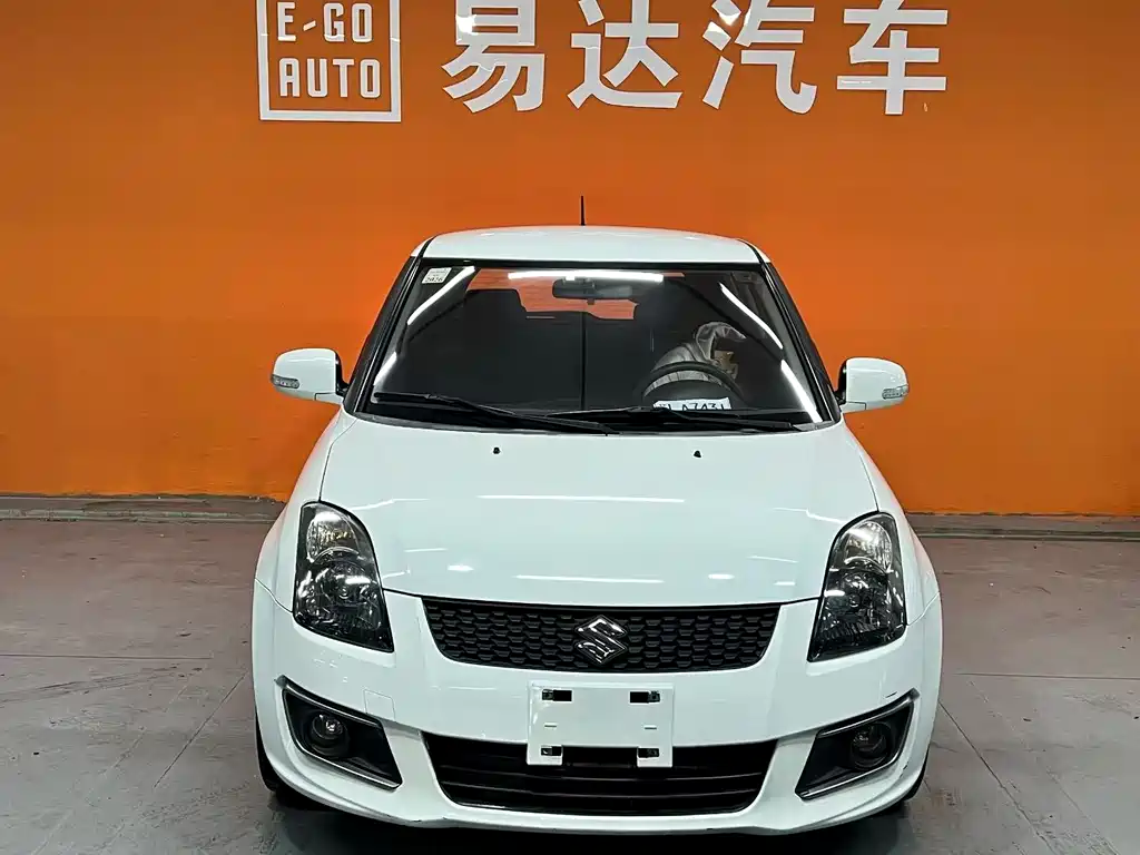 Suzuki Swift 2014 1.5L Automatic Fashion Edition 2016 - thumbnail 2