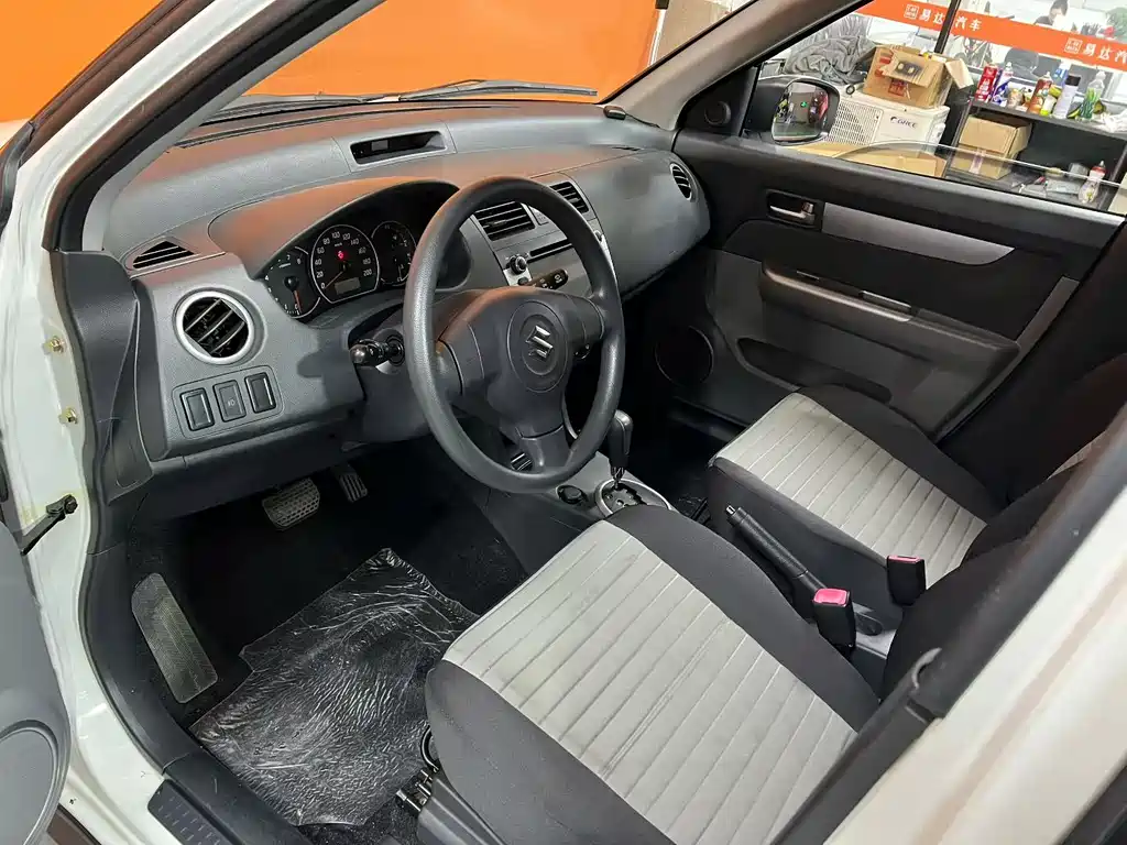 Suzuki Swift 2014 1.5L Automatic Fashion Edition 2016 - thumbnail 7