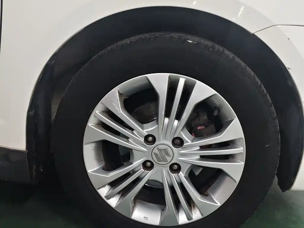 Suzuki Swift 2014 1.5L Automatic Fashion Edition 2016 - thumbnail 11