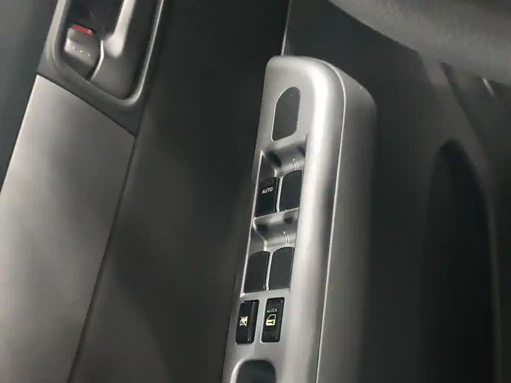 Suzuki Swift 2014 1.5L Automatic Fashion Edition 2016 - thumbnail 14
