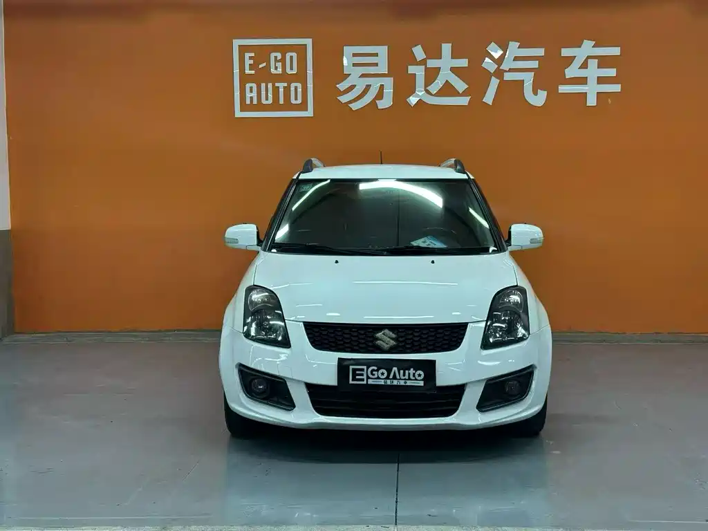 Suzuki Swift 2014 1.5L Automatic Fashion Edition 2014 - thumbnail 2