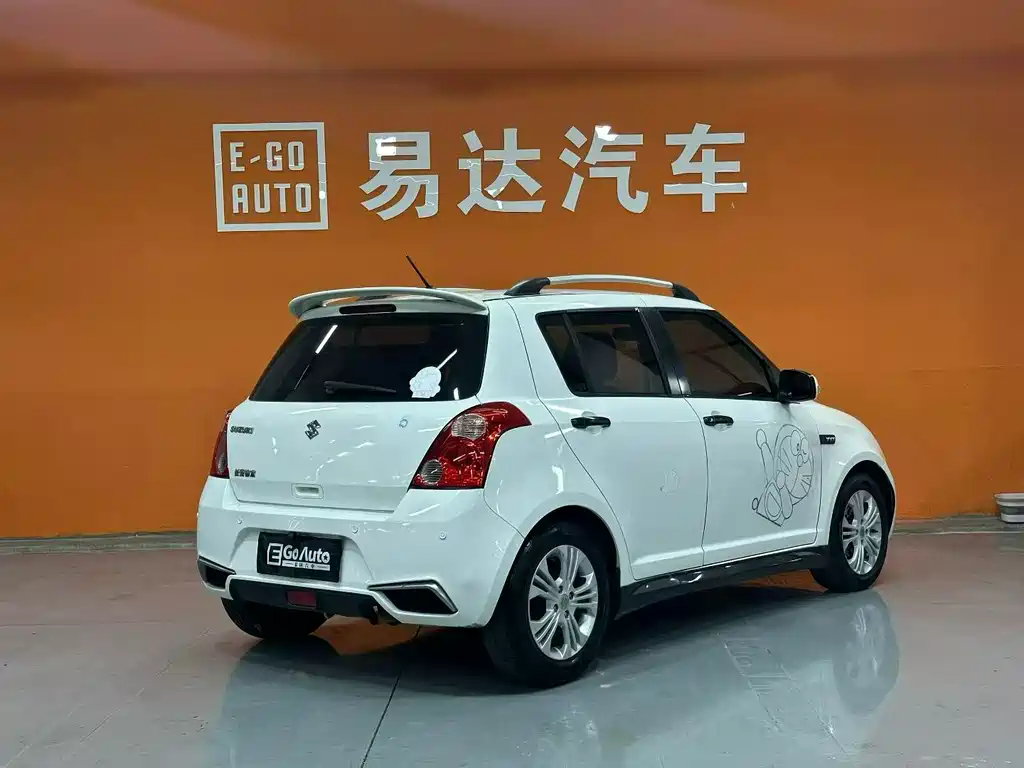 Suzuki Swift 2014 1.5L Automatic Fashion Edition 2014 - thumbnail 4