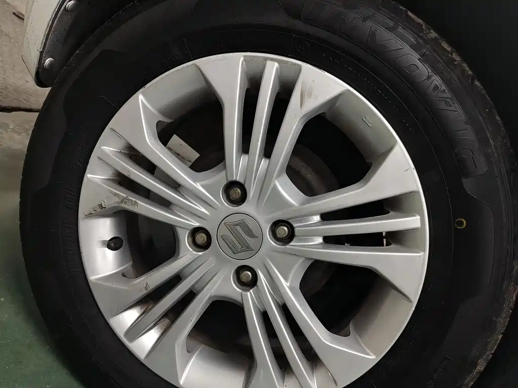 Suzuki Swift 2014 1.5L Automatic Fashion Edition 2014 - thumbnail 10