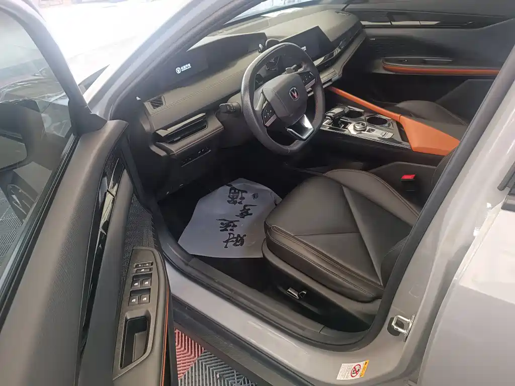 Changan Changan UNI-V 2022 1.5T Premium Edition 2022 - thumbnail 4