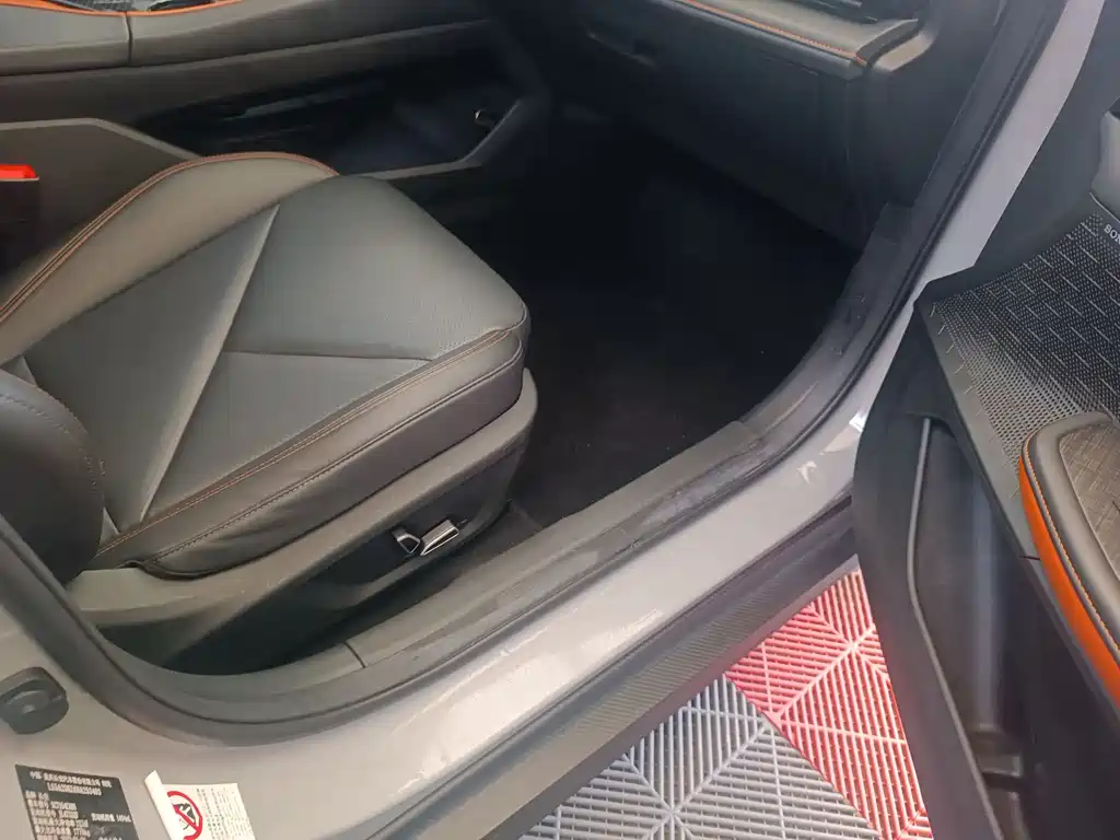 Changan Changan UNI-V 2022 1.5T Premium Edition 2022 - thumbnail 6