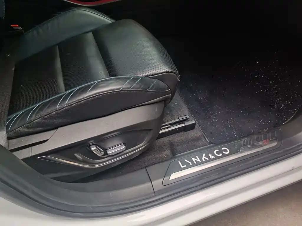 Lynk & Co Lynk & Co 01 2020 2.0TD FWD Halo 2021 - thumbnail 9