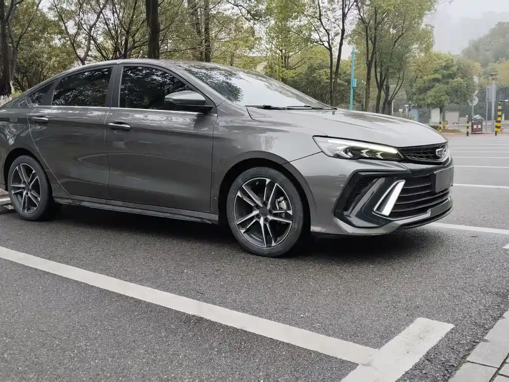 Geely Auto Geely Emgrand 2022 Emgrand COOL 1.5T DCT Wind Edition 2023 - thumbnail 5