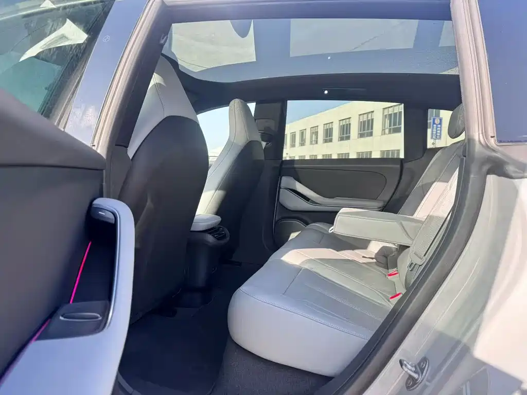 NIO NIO ET5T 2024 75kWh Touring 2025 - thumbnail 3