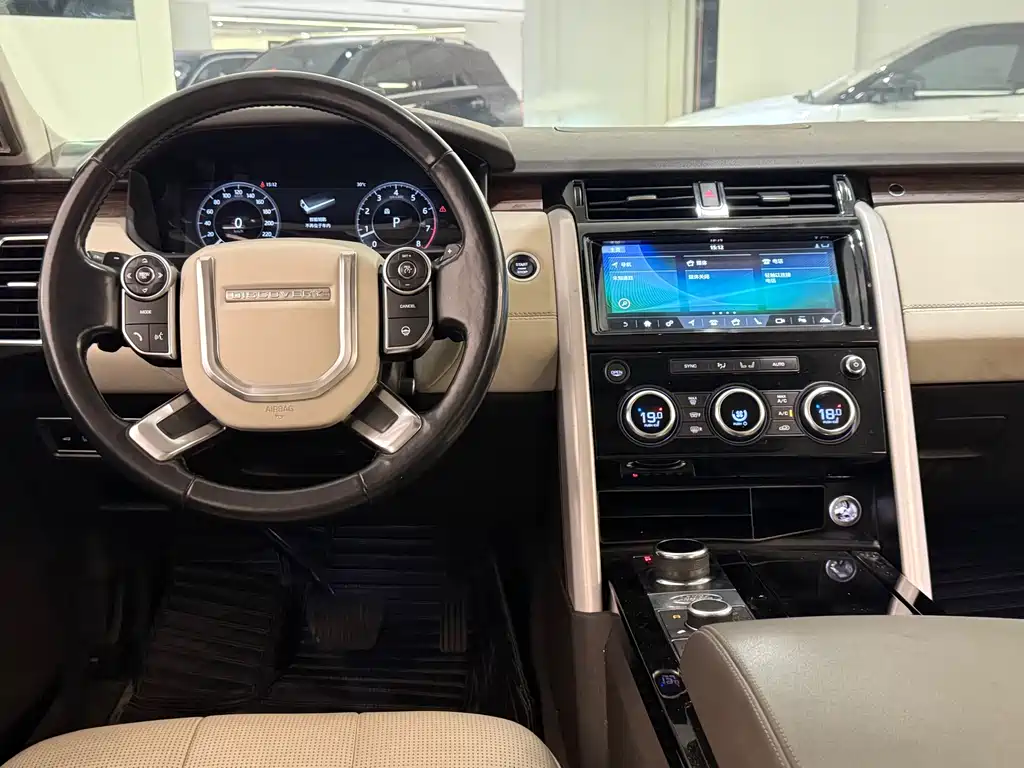 Land Rover Discovery 2017 3.0 SC V6 HSE 2018 - thumbnail 13