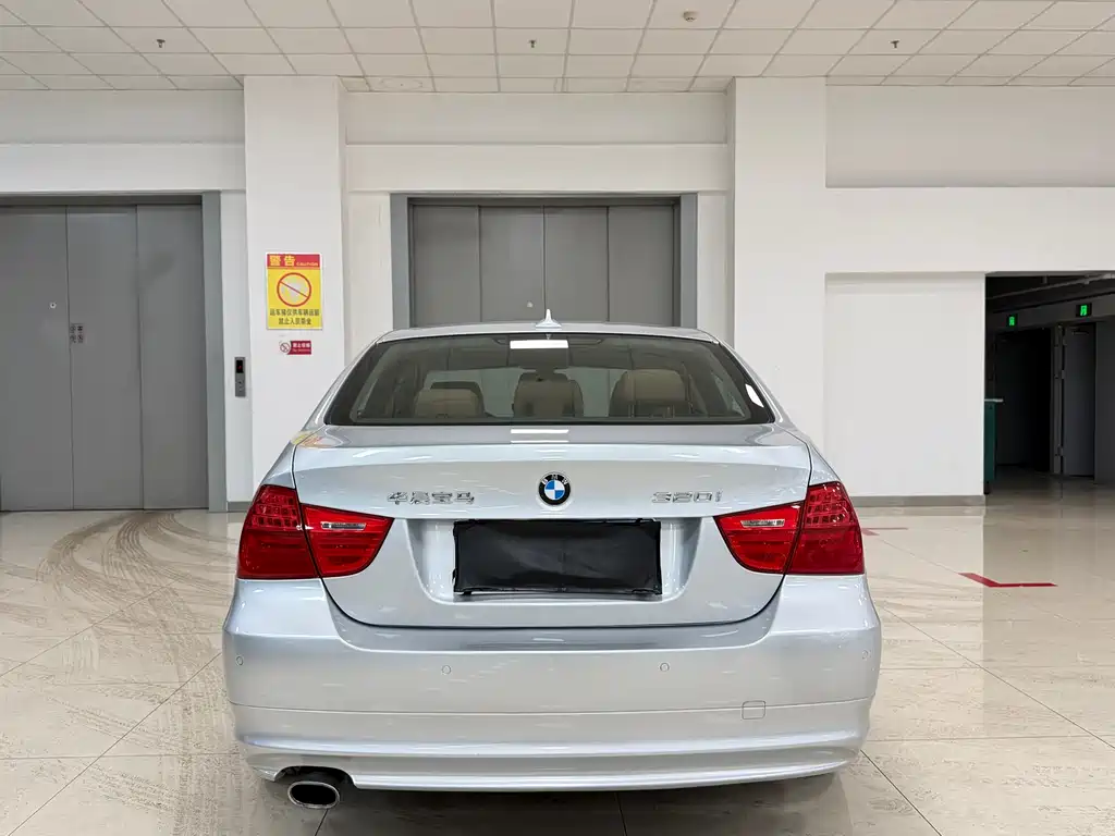 BMW BMW 3 Series 2012 320i Luxury Model 2012 - thumbnail 4