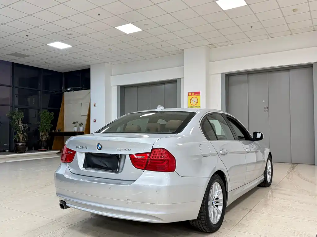 BMW BMW 3 Series 2012 320i Luxury Model 2012 - thumbnail 5