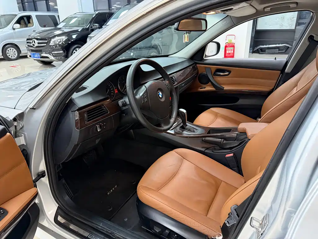 BMW BMW 3 Series 2012 320i Luxury Model 2012 - thumbnail 7