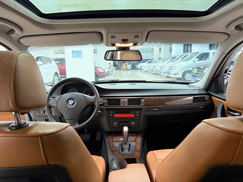 BMW BMW 3 Series 2012 320i Luxury Model 2012 - thumbnail 9