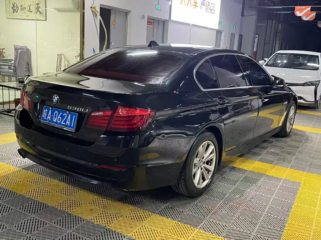 BMW BMW 5 Series 2012 523Li Luxury Edition 2011 - thumbnail 4