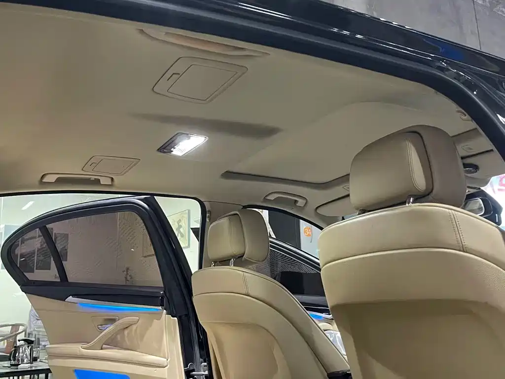 BMW BMW 5 Series 2012 523Li Luxury Edition 2011 - thumbnail 14