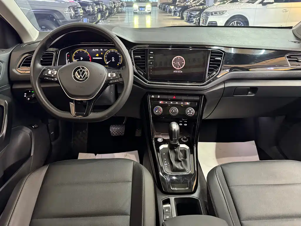 Volkswagen T-Roc 2021 Facelift 280TSI DSG 2WD Comfort & Smart Connect Edition 2022 - thumbnail 6