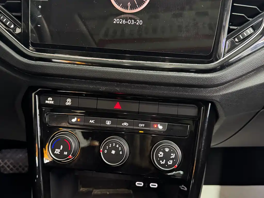 Volkswagen T-Roc 2021 Facelift 280TSI DSG 2WD Comfort & Smart Connect Edition 2022 - thumbnail 9