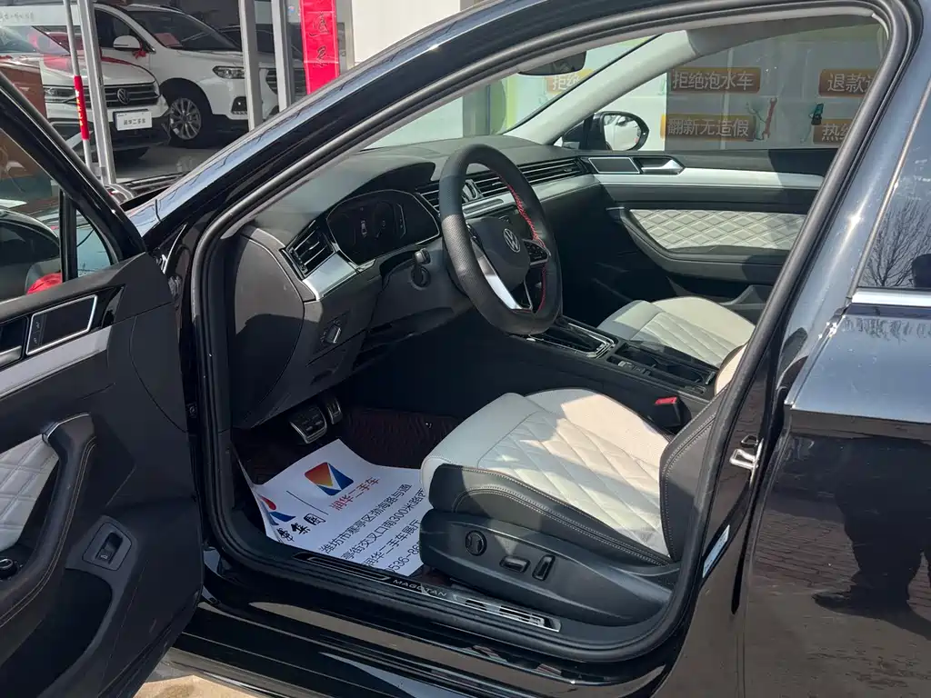 Volkswagen Magotan 2023 2 Million Units Anniversary Edition 330TSI DSG Luxury 2023 - thumbnail 4