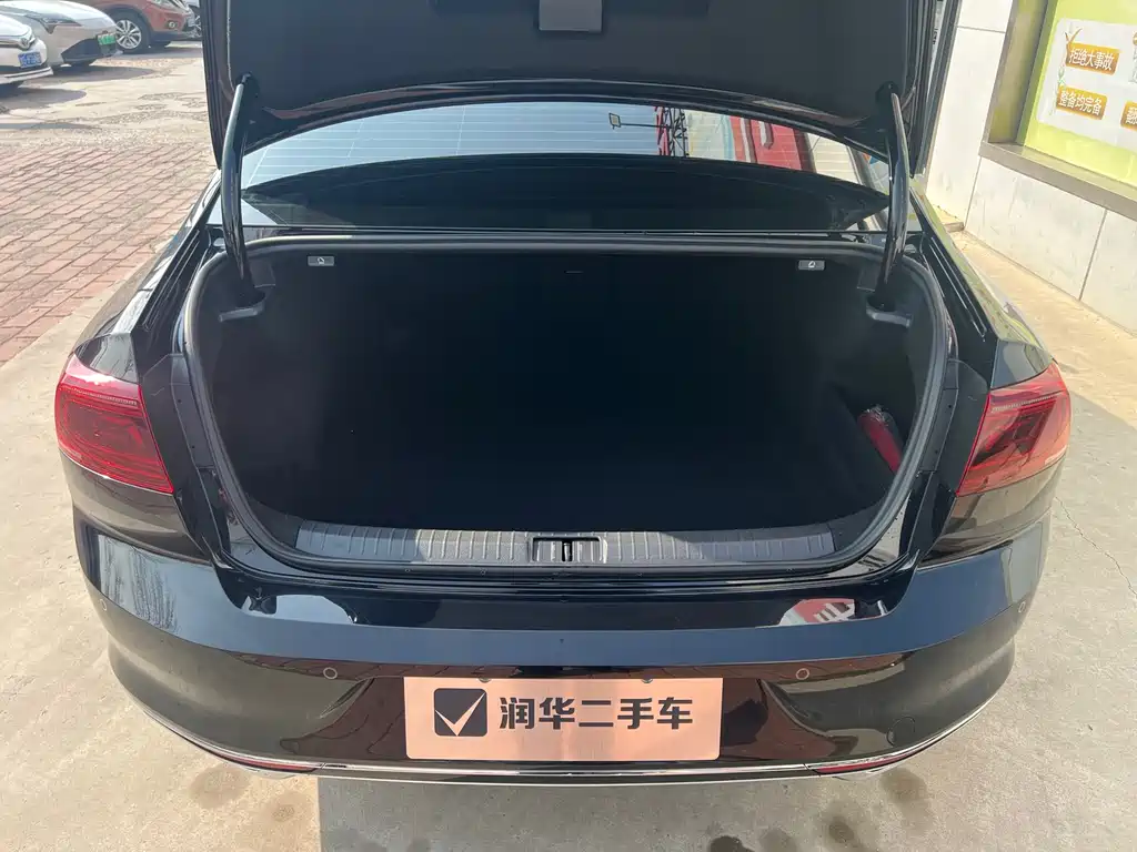 Volkswagen Magotan 2023 2 Million Units Anniversary Edition 330TSI DSG Luxury 2023 - thumbnail 8