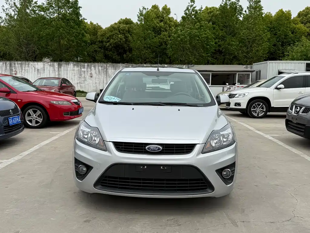Ford Ford Focus 2011 Hatchback 1.8L Automatic Fashion Edition 2010 - thumbnail 2