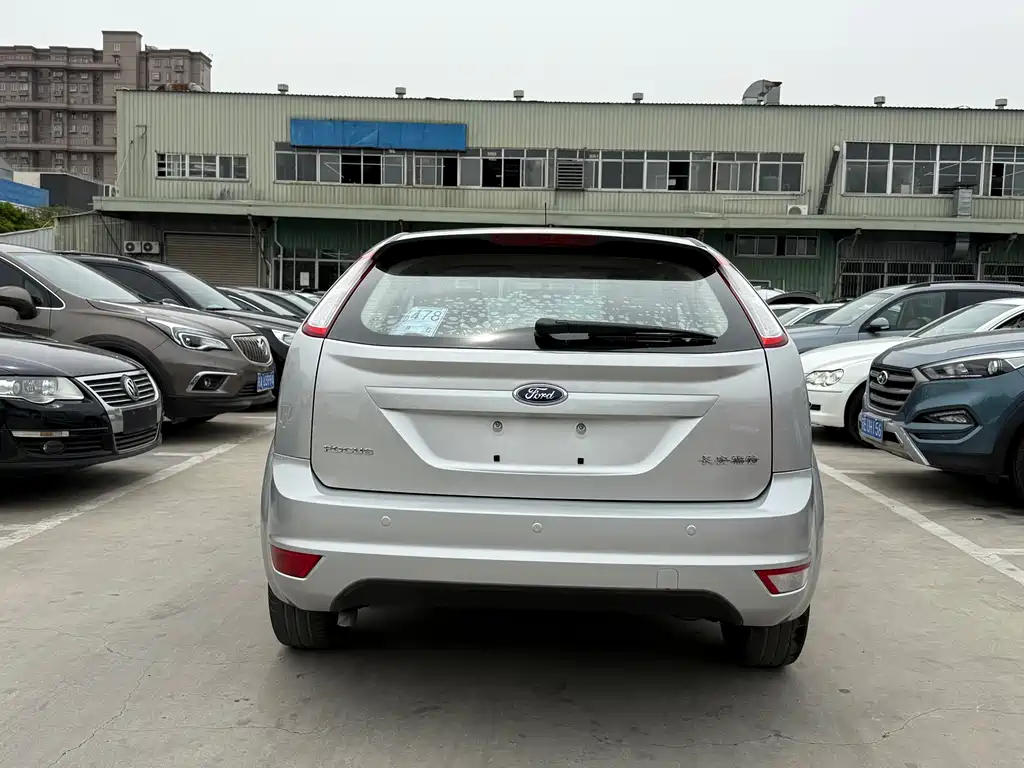 Ford Ford Focus 2011 Hatchback 1.8L Automatic Fashion Edition 2010 - thumbnail 10
