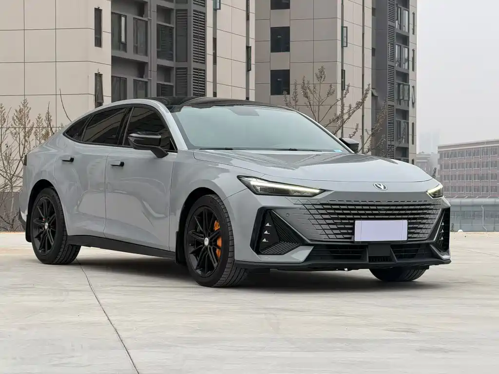 Changan Changan UNI-V 2022 1.5T Premium Edition 2022 - thumbnail 3