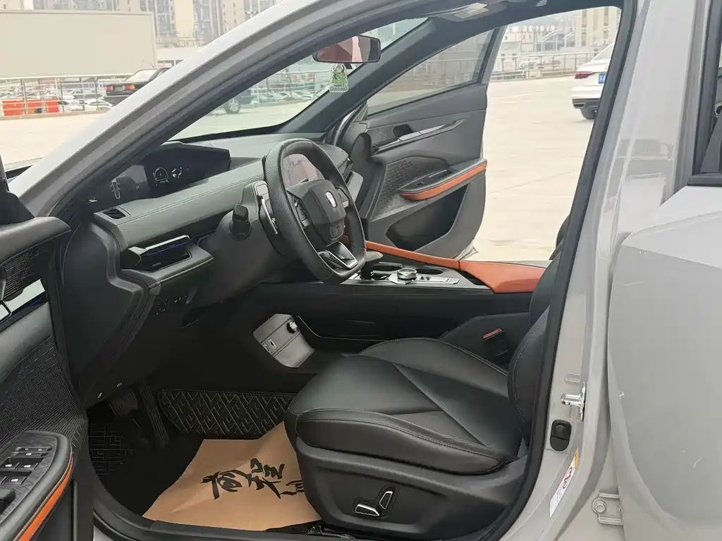 Changan Changan UNI-V 2022 1.5T Premium Edition 2022 - thumbnail 4