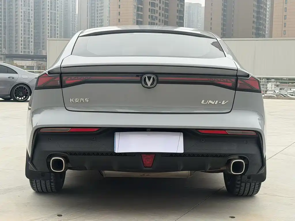 Changan Changan UNI-V 2022 1.5T Premium Edition 2022 - thumbnail 8