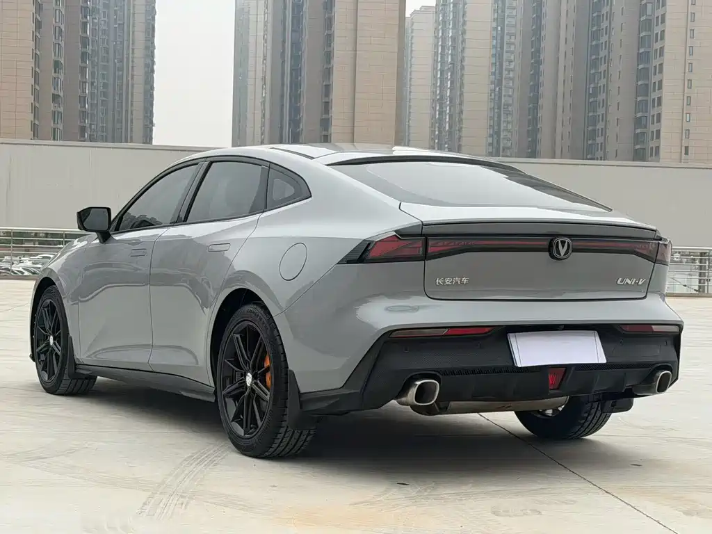 Changan Changan UNI-V 2022 1.5T Premium Edition 2022 - thumbnail 9