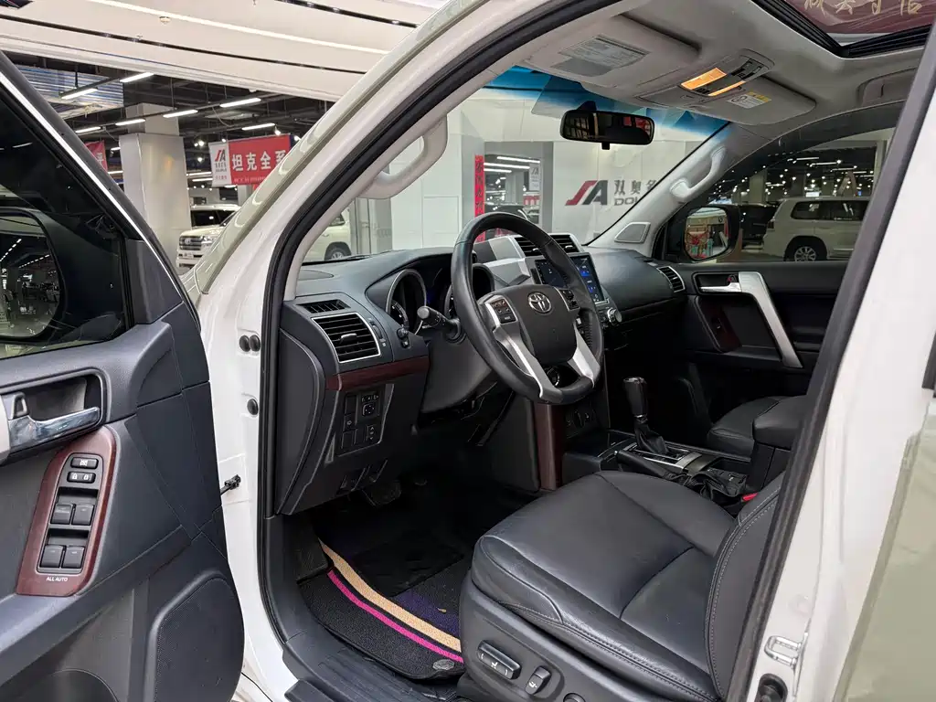 Toyota Toyota Land Cruiser Prado 2014 4.0L Automatic TX-L 2015 - thumbnail 7