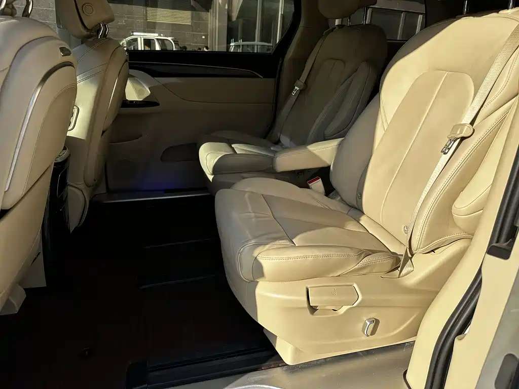 Buick Buick GL8 2023 ES Landmark Luxury Edition 2022 - thumbnail 6