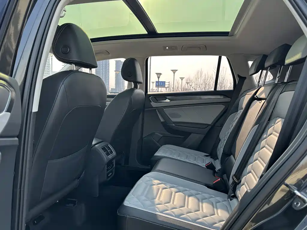 Volkswagen Tayron 2023 280TSI 2WD Luxury Plus Advanced Edition 2023 - thumbnail 9