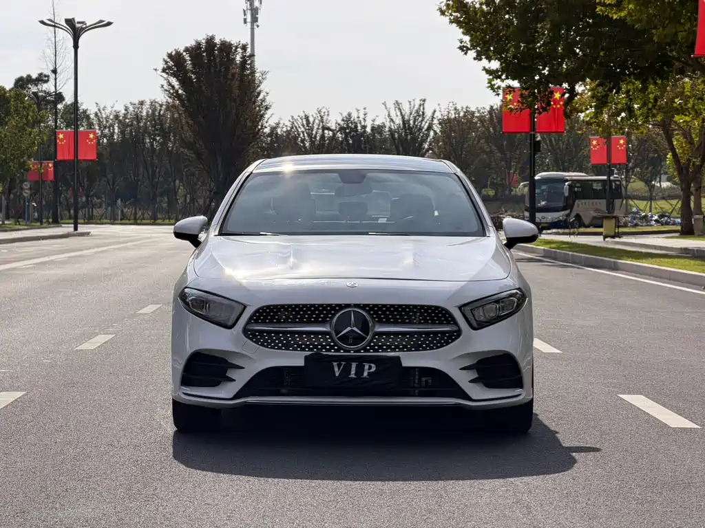 Mercedes-Benz Mercedes-Benz A-Class 2023 A 200 L Fashion Edition 2023 - thumbnail 2