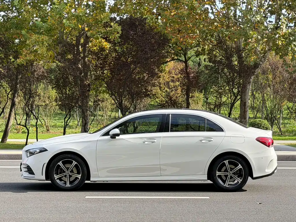Mercedes-Benz Mercedes-Benz A-Class 2023 A 200 L Fashion Edition 2023 - thumbnail 4