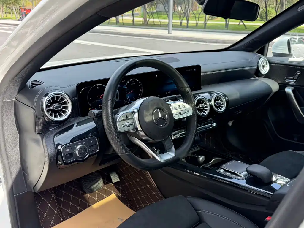 Mercedes-Benz Mercedes-Benz A-Class 2023 A 200 L Fashion Edition 2023 - thumbnail 8