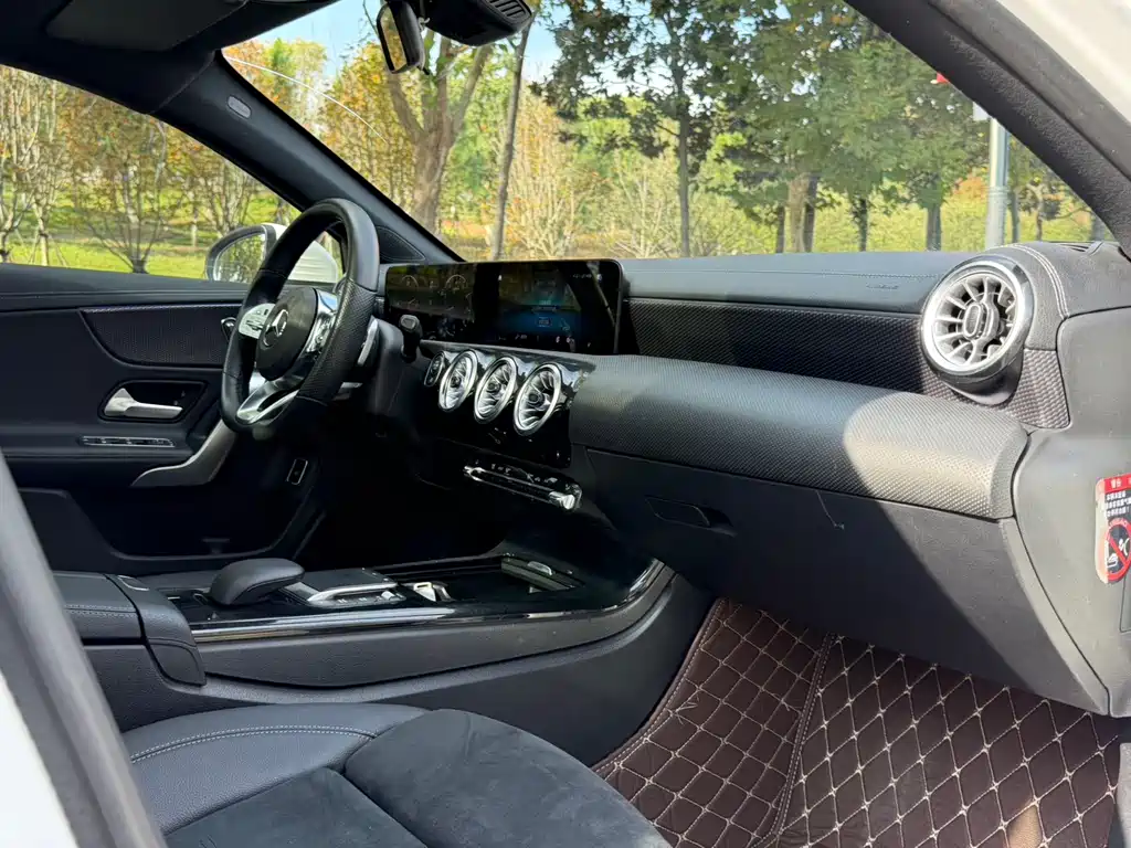 Mercedes-Benz Mercedes-Benz A-Class 2023 A 200 L Fashion Edition 2023 - thumbnail 9