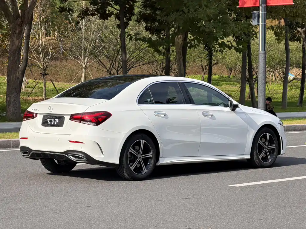 Mercedes-Benz Mercedes-Benz A-Class 2023 A 200 L Fashion Edition 2023 - thumbnail 13