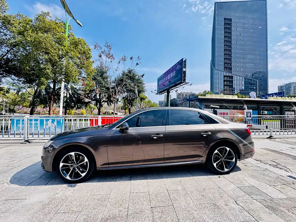 Audi Audi A4L 2019 40 TFSI Progressive Model VI 2019 - thumbnail 5