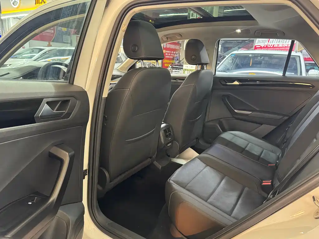 Volkswagen T-Roc 2022 280TSI DSG Front-Wheel Drive Comfort Plus 2022 - thumbnail 5