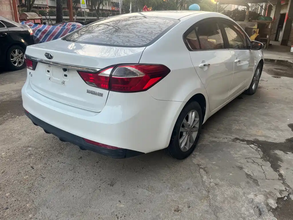Kia Kia K3 2016 1.6L Automatic DLX 2018 - thumbnail 4