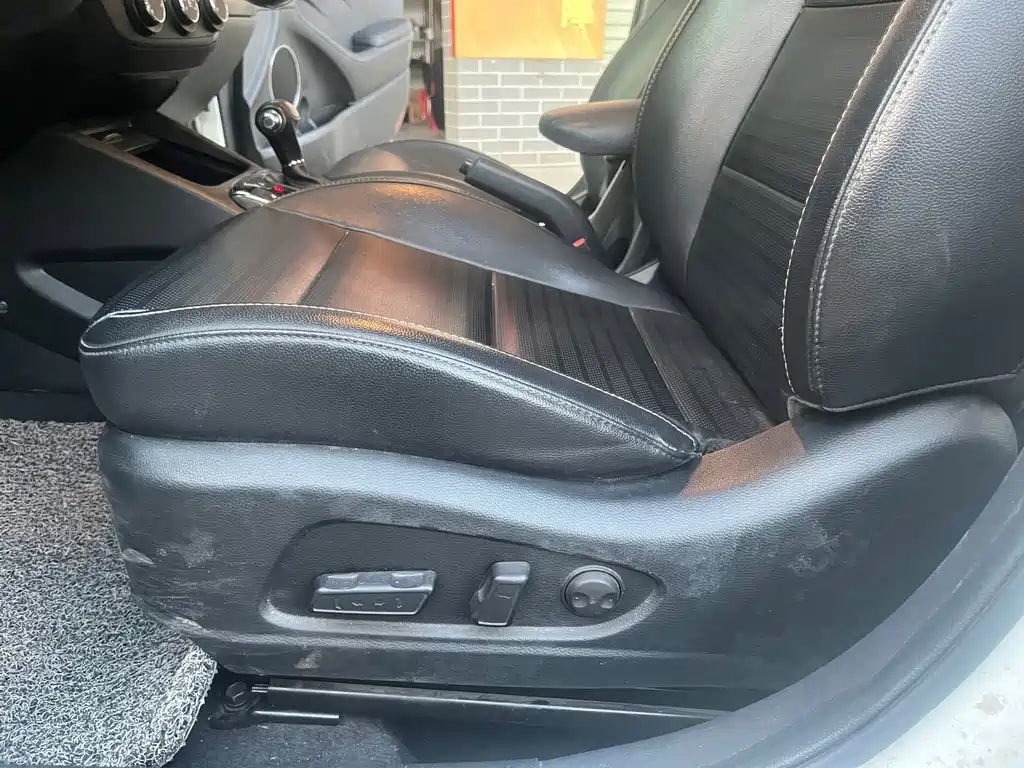 Kia Kia K3 2016 1.6L Automatic DLX 2018 - thumbnail 11