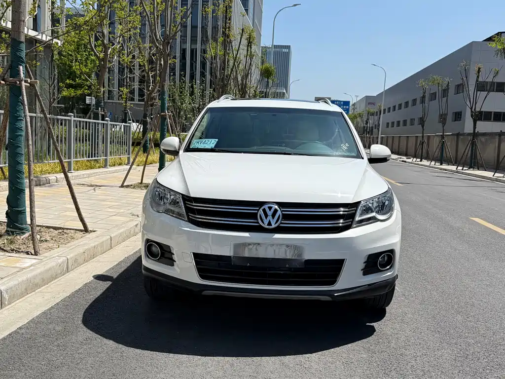 Volkswagen Volkswagen Tiguan 2010 1.8TSI Automatic AWD Elite Edition 2011 - thumbnail 2