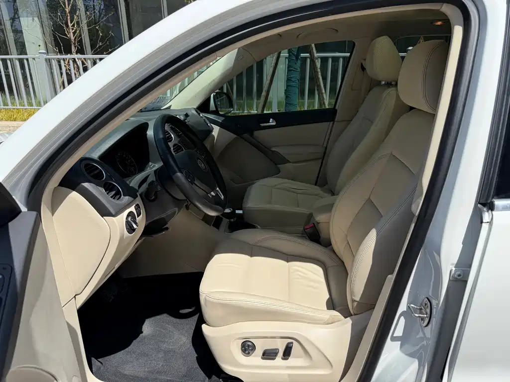 Volkswagen Volkswagen Tiguan 2010 1.8TSI Automatic AWD Elite Edition 2011 - thumbnail 4