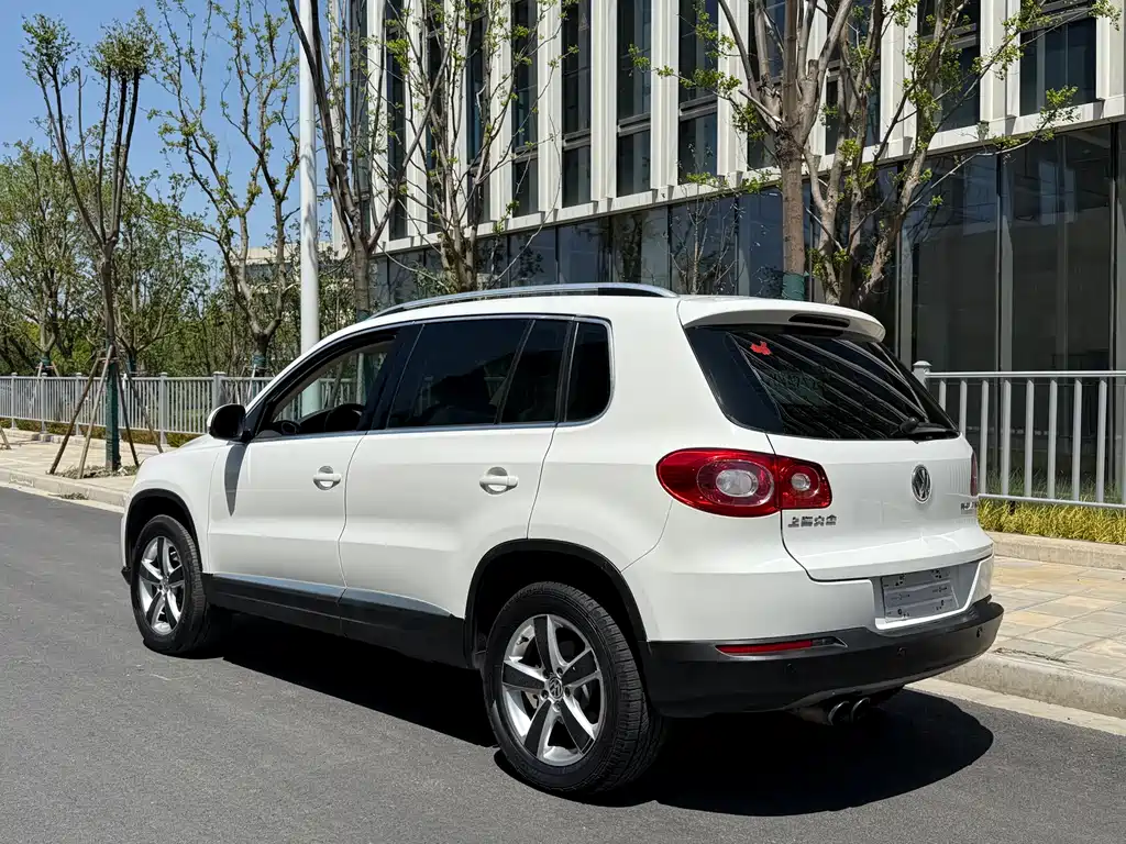 Volkswagen Volkswagen Tiguan 2010 1.8TSI Automatic AWD Elite Edition 2011 - thumbnail 16