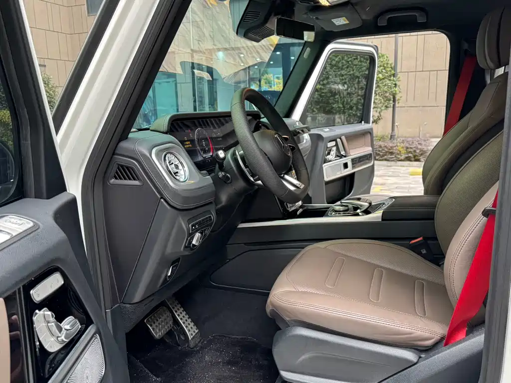 Mercedes-Benz Mercedes-Benz G-Class 2024 G 400 d Euro-spec 2024 - thumbnail 19