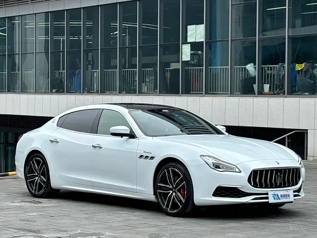 Maserati Chrysler 300C 2015 3.0T Standard Edition 2016 - thumbnail 3