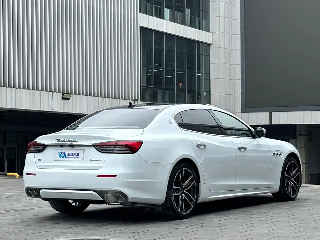 Maserati Chrysler 300C 2015 3.0T Standard Edition 2016 - thumbnail 7