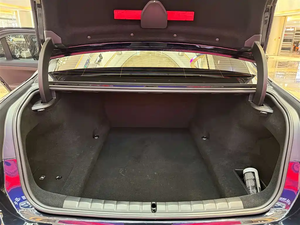 BMW BMW 7 Series 2023 735Li M Sport Package 2023 - thumbnail 2