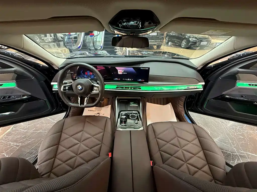 BMW BMW 7 Series 2023 735Li M Sport Package 2023 - thumbnail 9